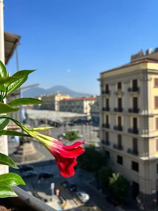 Casa Sulla Stazione Centrale Napoli Italia